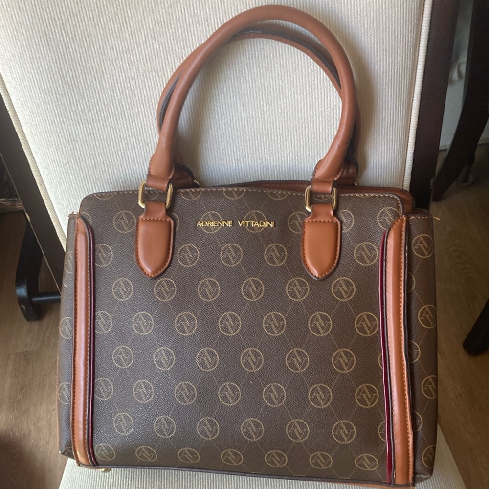 Adrienne vittadini  large brown & gold handbag purse in great shape